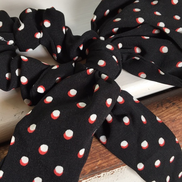 Anthropologie Bow Scrunchie - Picture 2 of 5